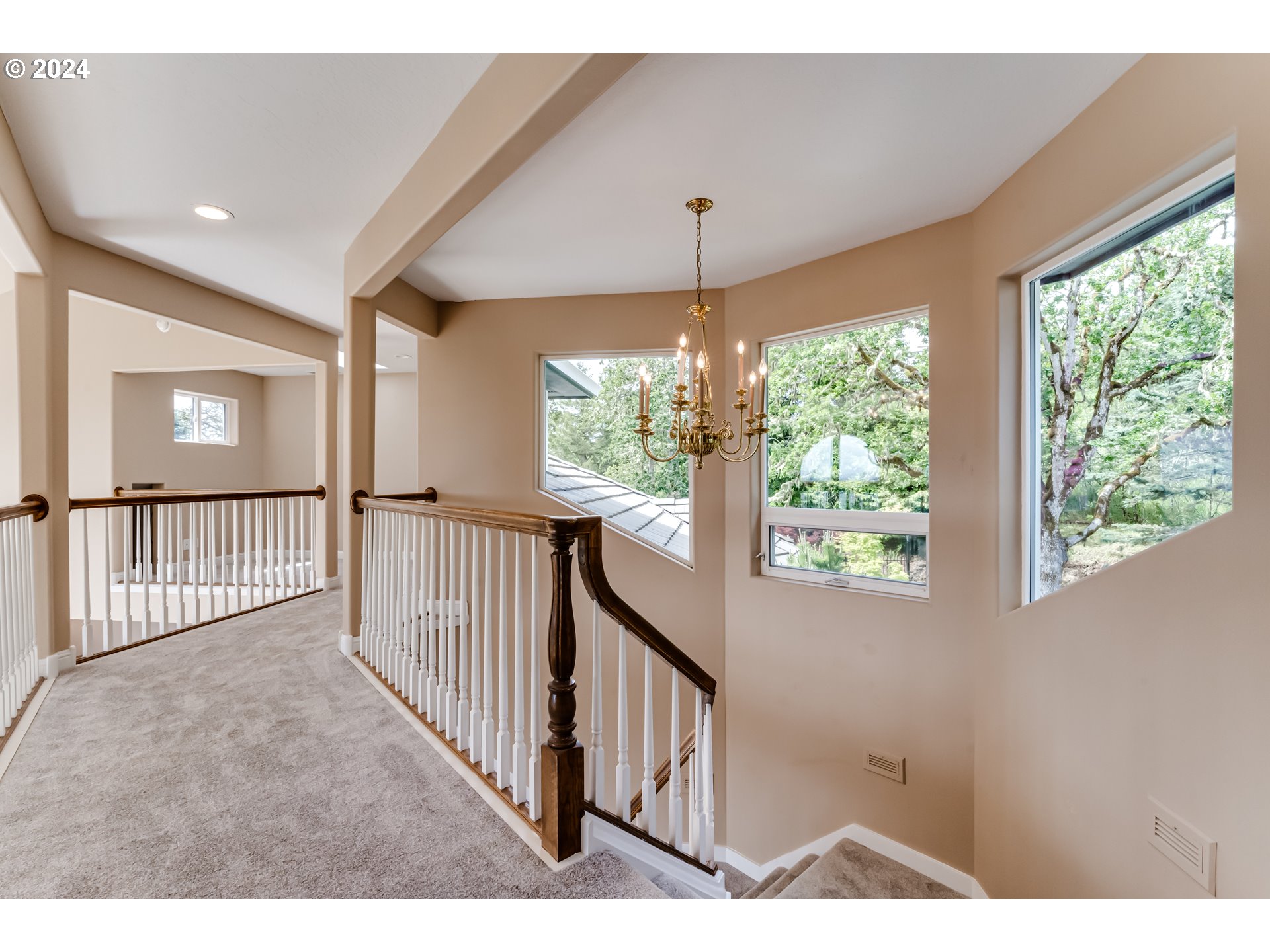 85290 Ridge Top Drive Eugene, OR 97405 - Photo 23 of 48 a view of an entryway