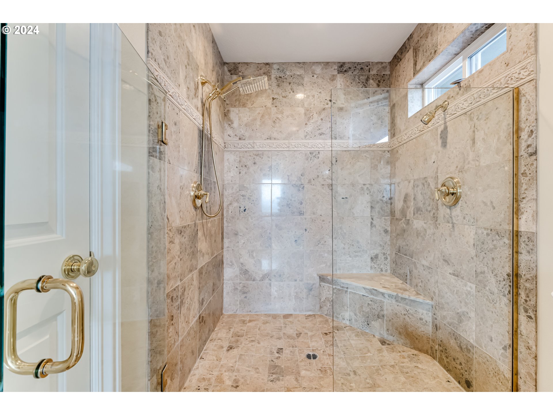 85290 Ridge Top Drive Eugene, OR 97405 - Photo 30 of 48 a bathroom with a shower