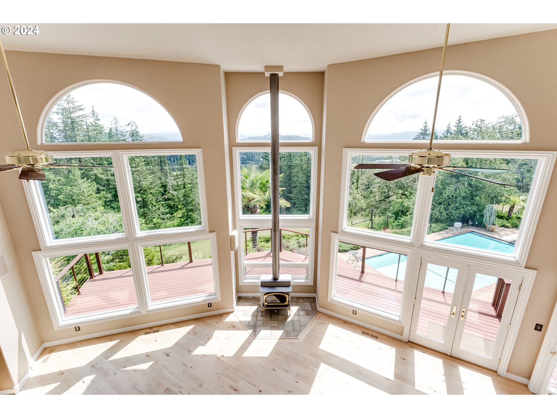 85290 Ridge Top Drive Eugene, OR 97405 - Photo 9 of 48 Living Room