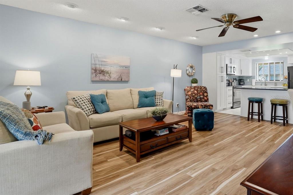 2538 Oakleaf Lane, Unit 33B Clearwater, FL 33763 - Photo 7 of 60