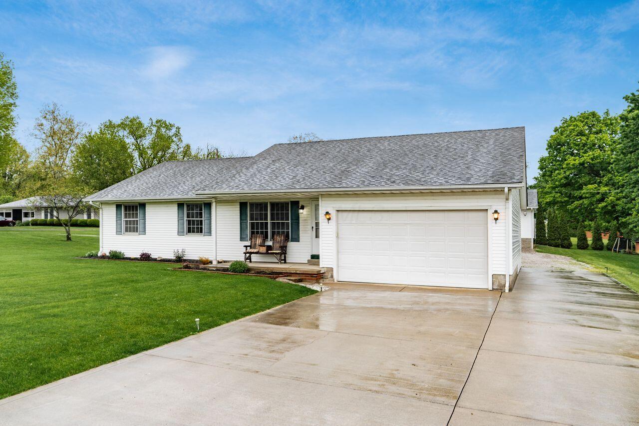 6159 Watkins Road Southwest Pataskala, OH 43062 - Photo 2 of 34
