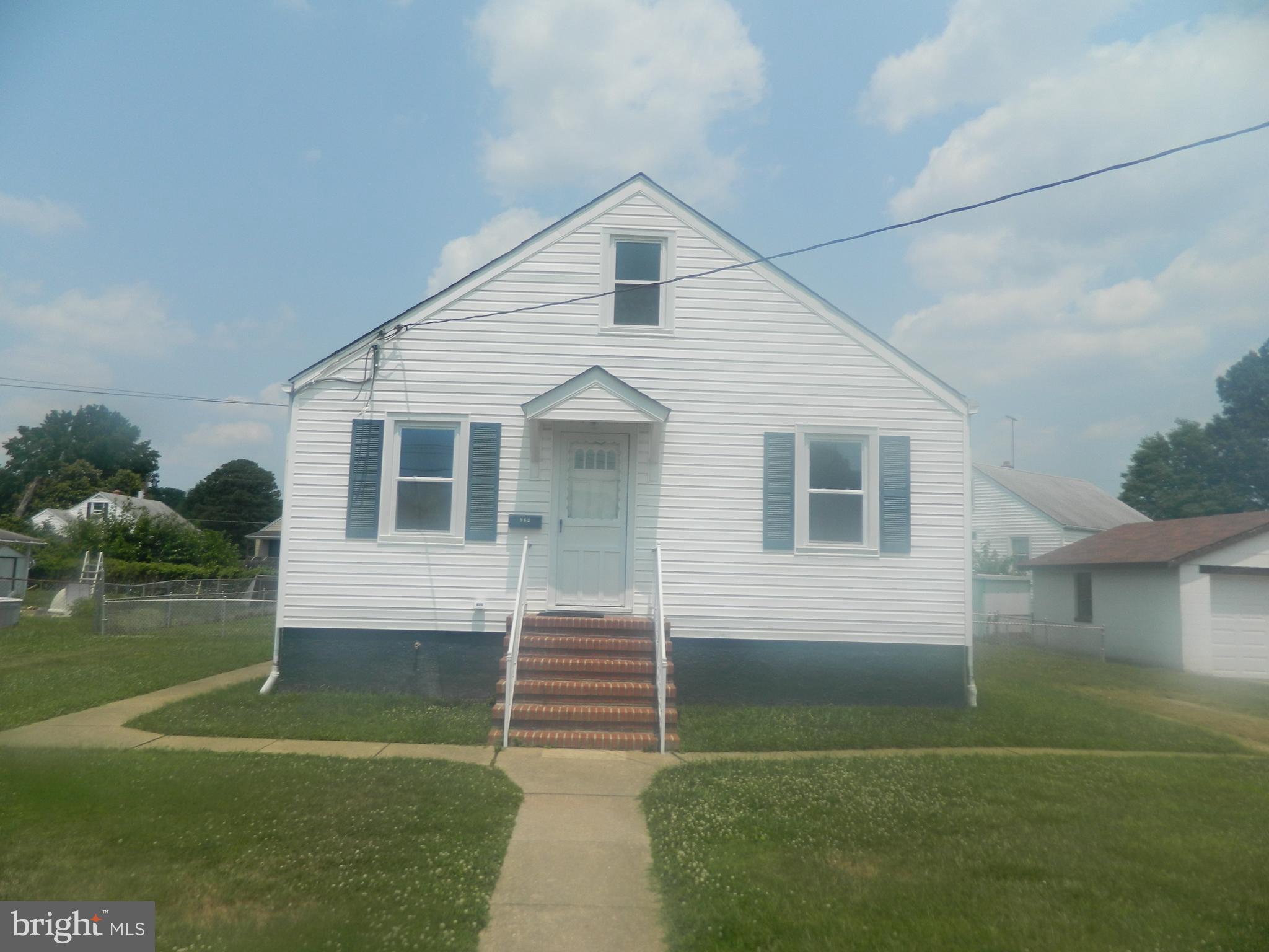 962 Woodlynn Road Baltimore, MD 21221 - Photo 1 of 21 Ready for your landscaping