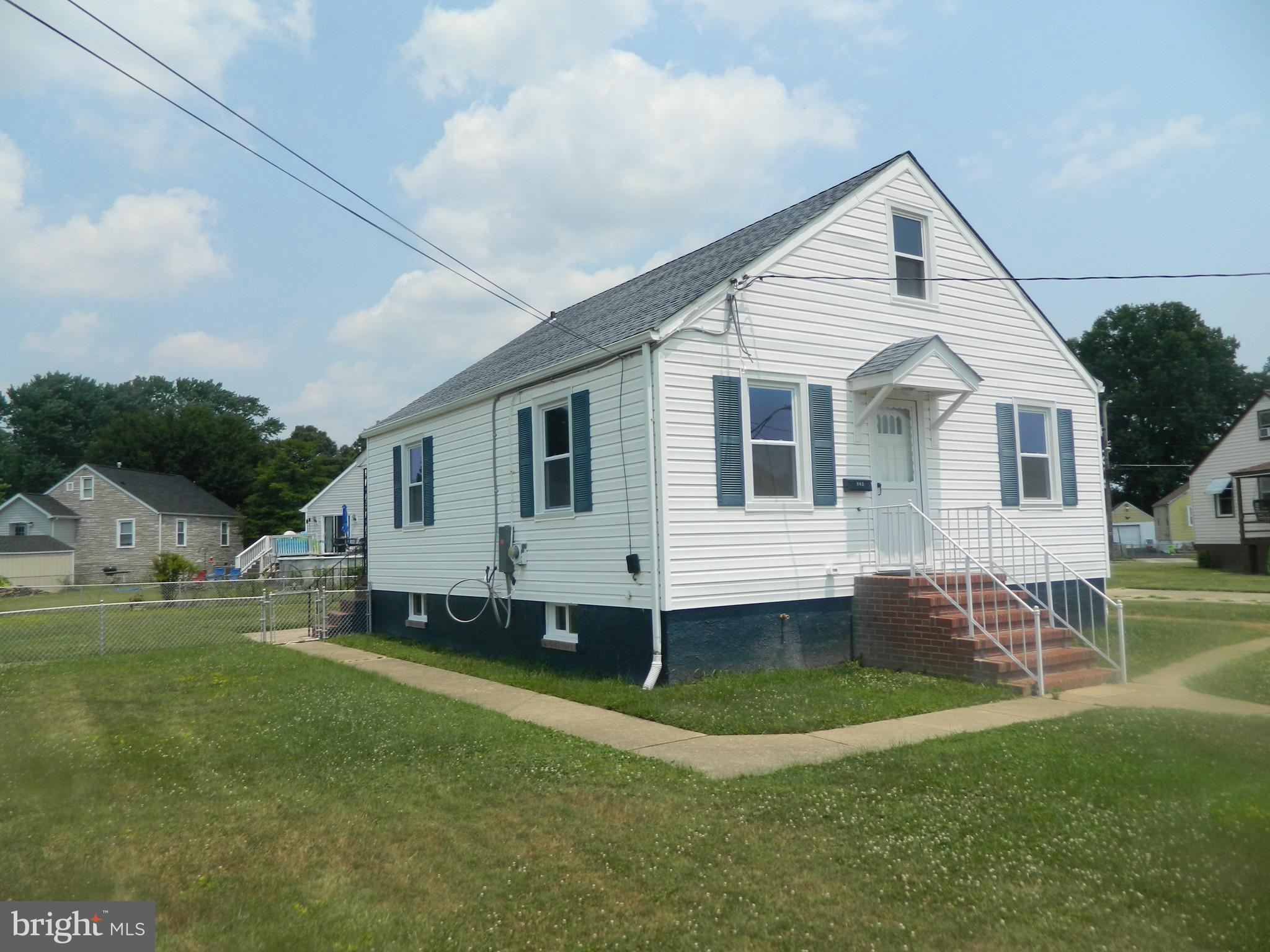 962 Woodlynn Road Baltimore, MD 21221 - Photo 2 of 21