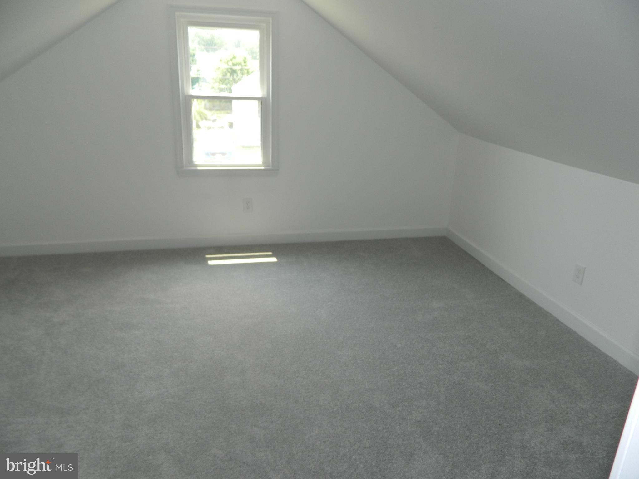 962 Woodlynn Road Baltimore, MD 21221 - Photo 15 of 21 master suite