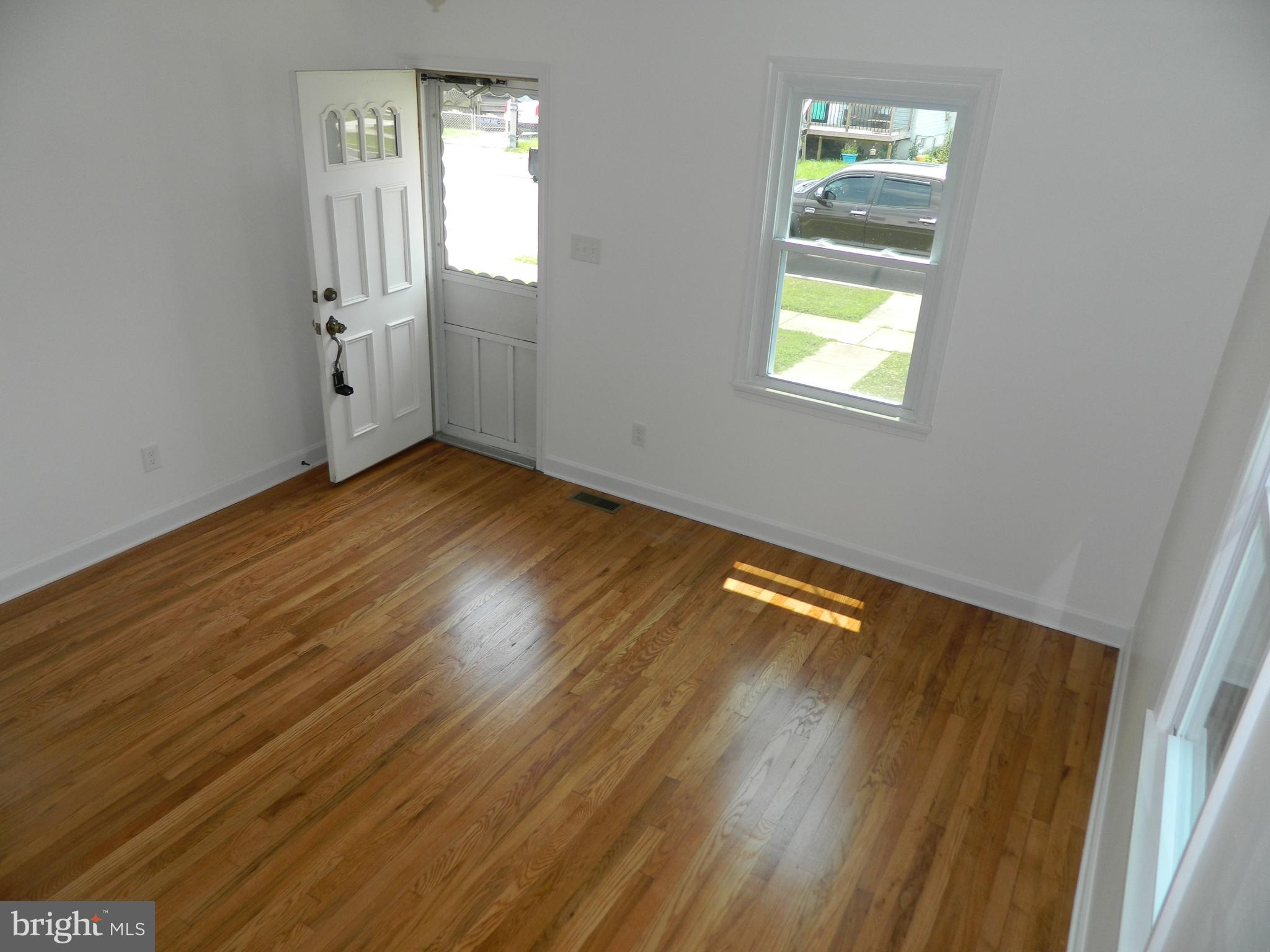 962 Woodlynn Road Baltimore, MD 21221 - Photo 4 of 21