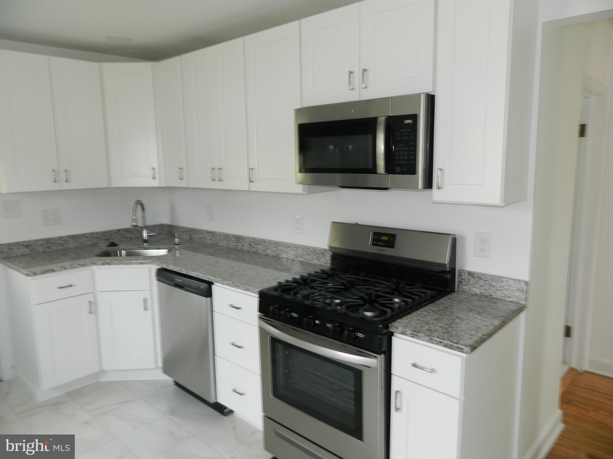 962 Woodlynn Road Baltimore, MD 21221 - Photo 6 of 21
