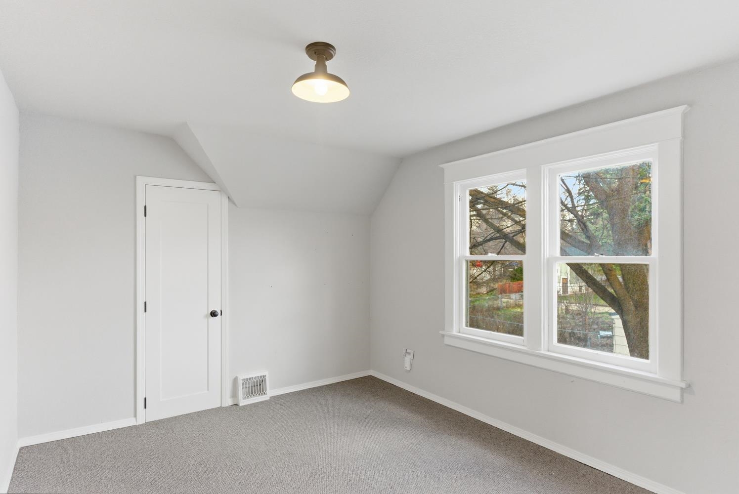613 East 9th Avenue Spokane, WA 99202 - Photo 17 of 42