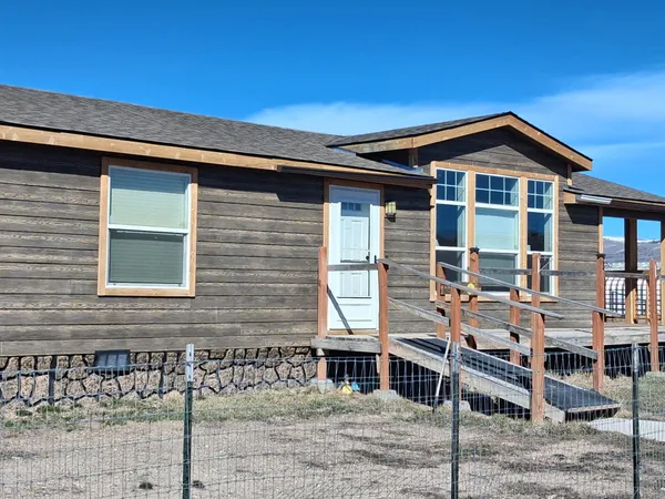$211,000 | 195 Thompson Circle, Cokeville, WY 83114
