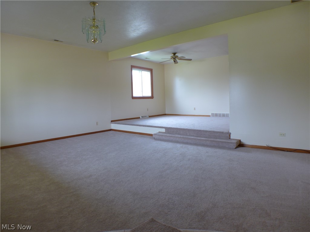 19315 Homeway Road Cleveland, OH 44135 - Photo 5 of 29