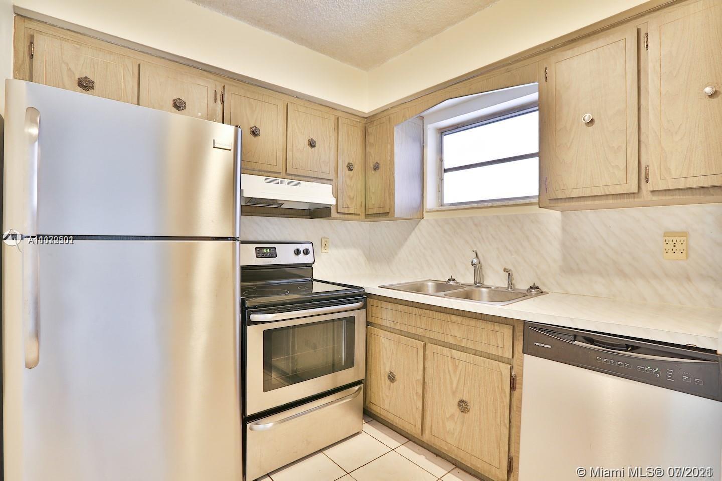 1711 Red Road Coral Gables, FL 33155 - Photo 4 of 13