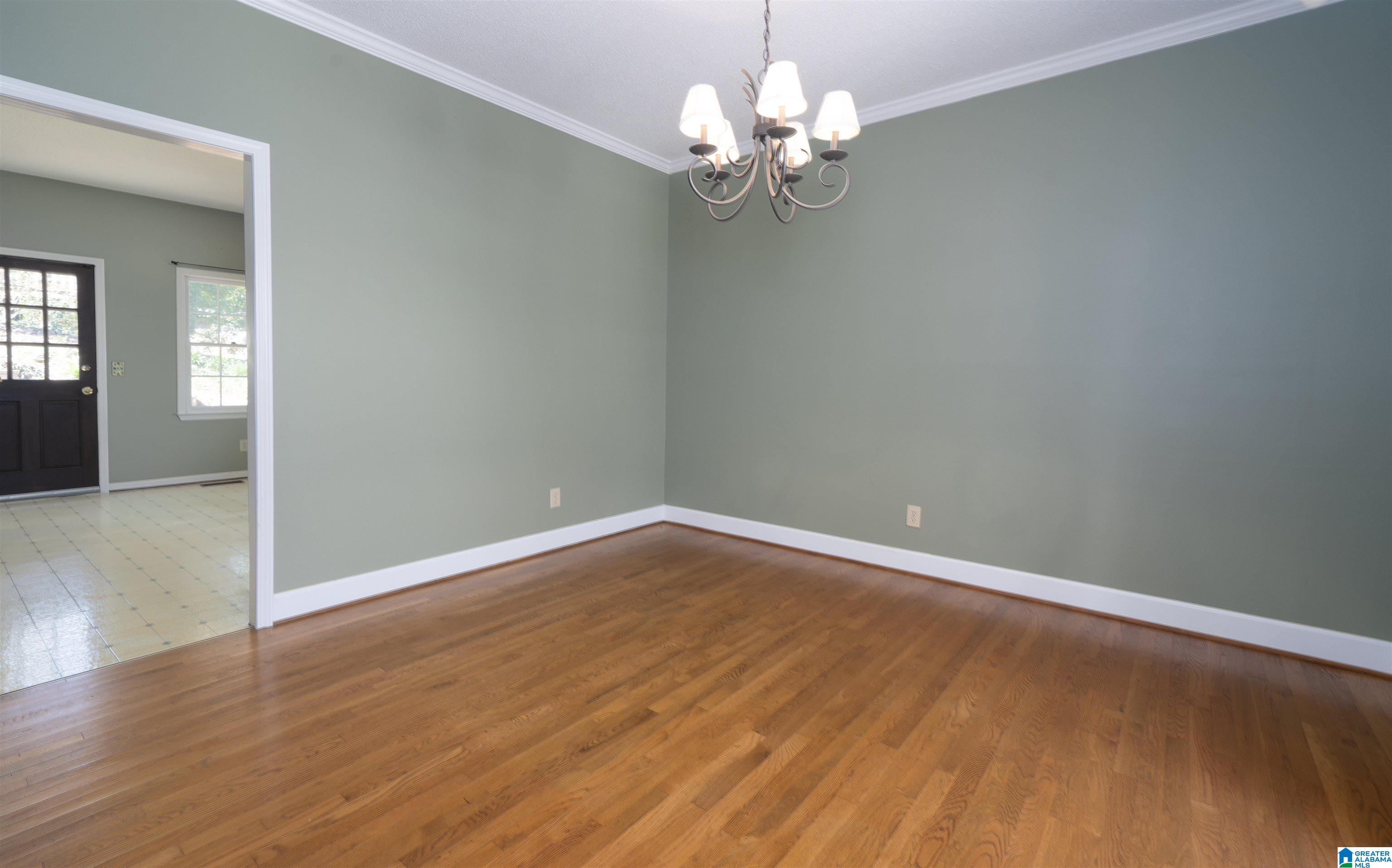 888 Mountain Ridge Drive Birmingham, AL 35209 - Photo 4 of 40