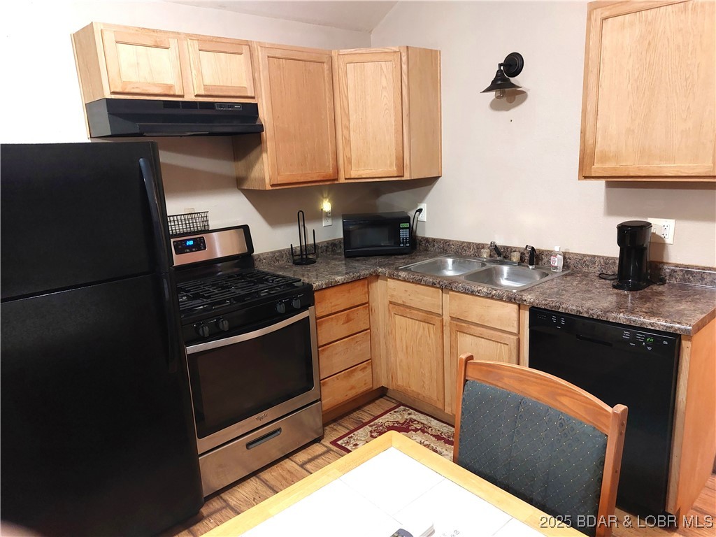 34246 Rabbit Run Road Stover, MO 65078 - Photo 6 of 17