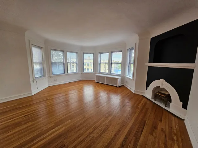 $1,695 | 5503 North Campbell Avenue, Unit 3, Chicago, IL 60625