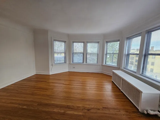 $1,695 | 5503 North Campbell Avenue, Unit 3, Chicago, IL 60625