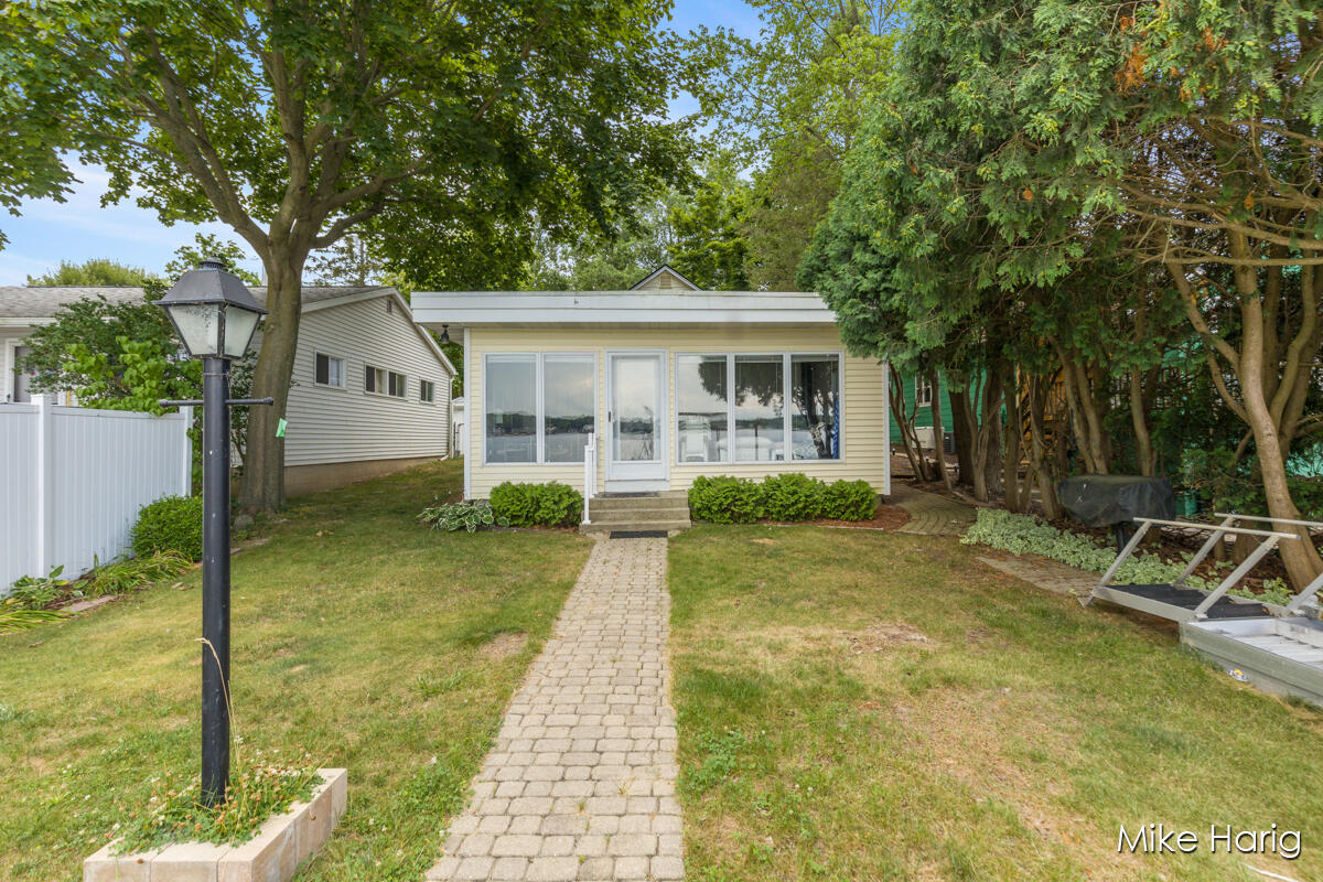 7191 Belding Road Northeast Rockford, MI 49341 - Photo 20 of 22 IMG_1018 (11)