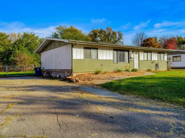 $1,750 | 767-1 Heritage Road, Valparaiso, IN 46385