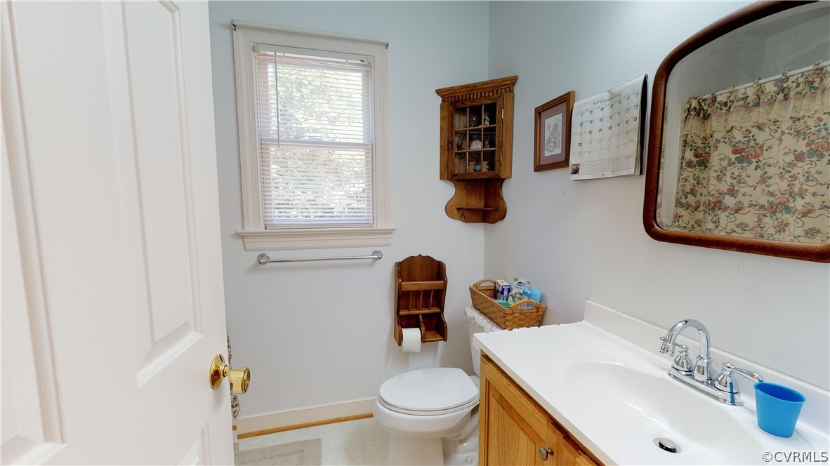 3493 Spring Run Road Mechanicsville, VA 23111 - Photo 33 of 49 In-law suite bathroom