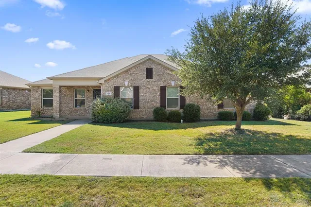 $375,000 | 704 Snowy Orchid Drive, DeSoto, TX 75115