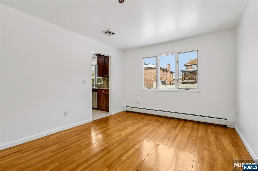 691 Hamilton Avenue Ridgefield, NJ 07657 - Photo 14 of 28