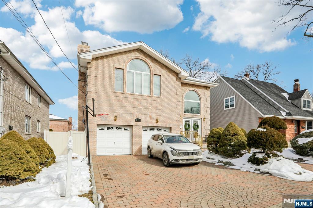 691 Hamilton Avenue Ridgefield, NJ 07657 - Photo 2 of 28