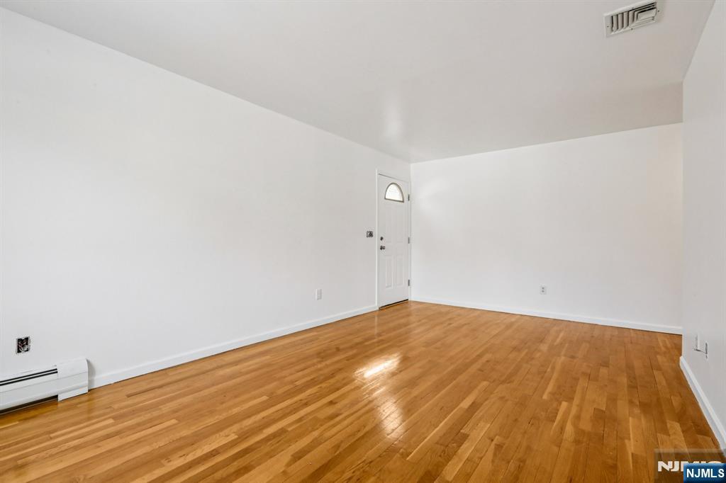 691 Hamilton Avenue Ridgefield, NJ 07657 - Photo 6 of 28