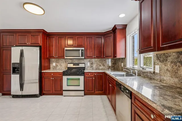 $2,800 | 691 Hamilton Avenue, Unit B, Ridgefield, NJ 07657