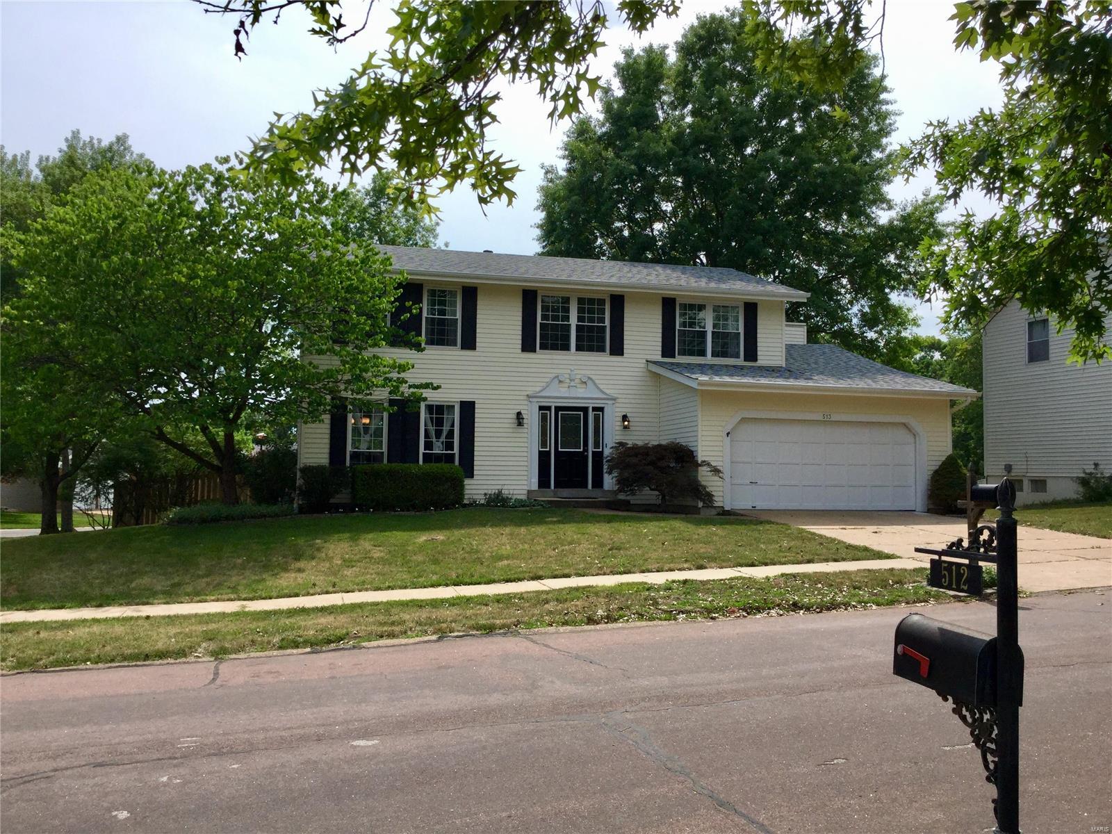 513 Oakton Ridge Court Ballwin, MO 63021 - Photo 1 of 33 Gallery Image 1