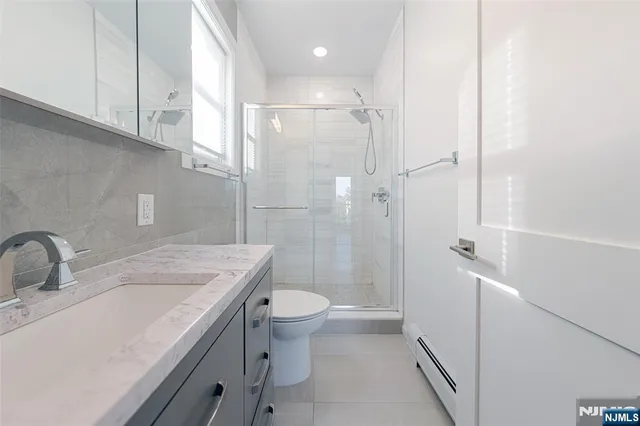 $6,500 | 37 Myrtle Avenue, Edgewater, NJ 07020