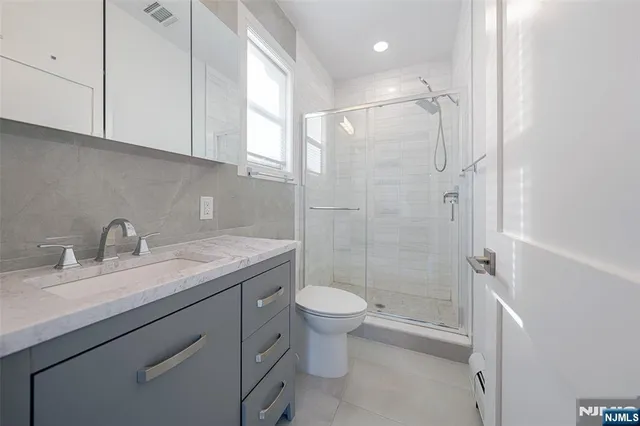 $6,500 | 37 Myrtle Avenue, Edgewater, NJ 07020