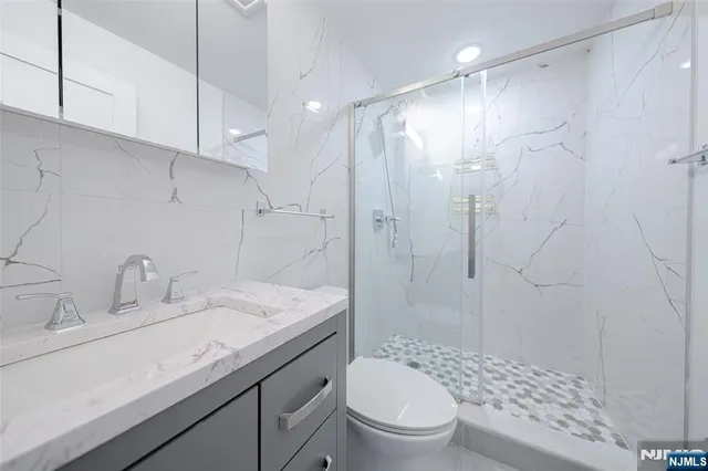 $6,500 | 37 Myrtle Avenue, Edgewater, NJ 07020