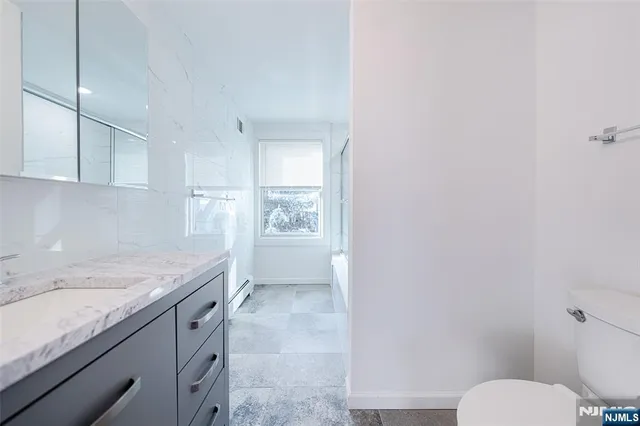 $6,500 | 37 Myrtle Avenue, Edgewater, NJ 07020