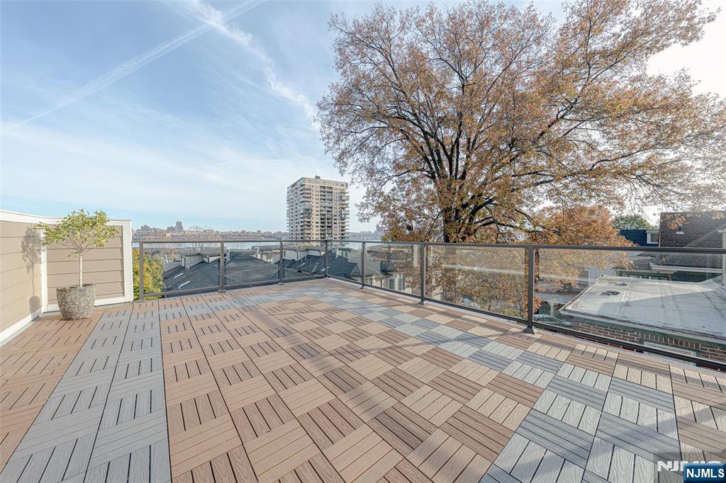 37 Myrtle Avenue Edgewater, NJ 07020 - Photo 23 of 28