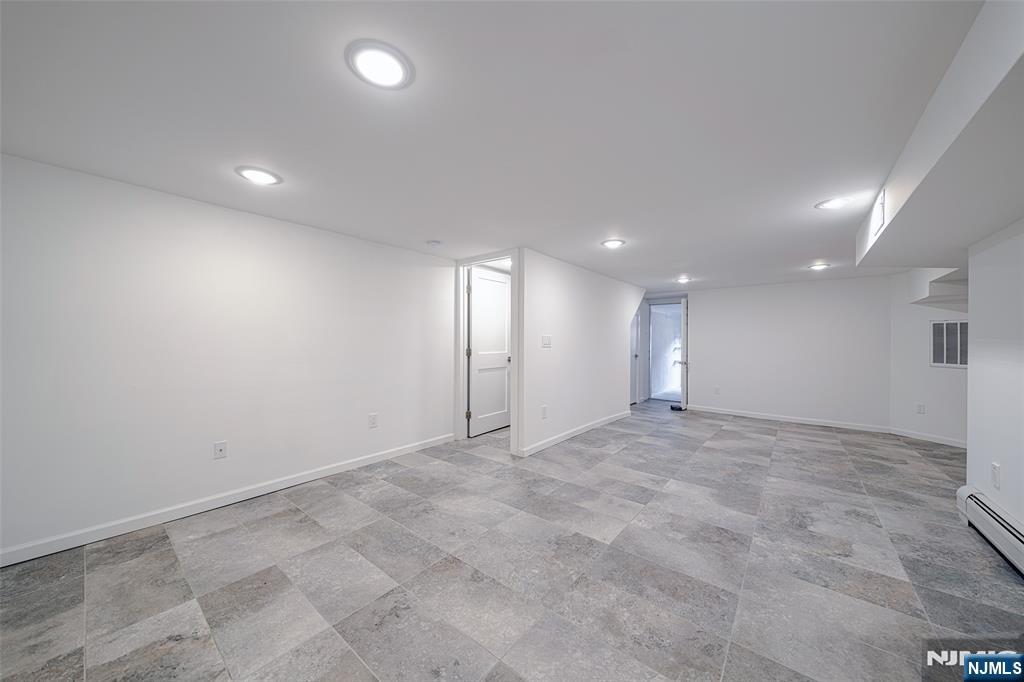 37 Myrtle Avenue Edgewater, NJ 07020 - Photo 24 of 28