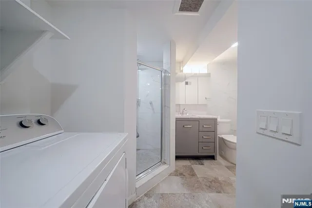 $6,500 | 37 Myrtle Avenue, Edgewater, NJ 07020