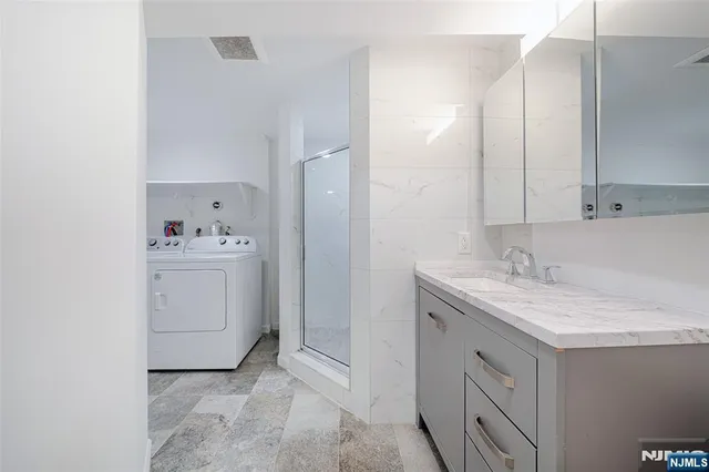 $6,500 | 37 Myrtle Avenue, Edgewater, NJ 07020