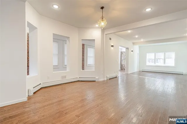 $6,500 | 37 Myrtle Avenue, Edgewater, NJ 07020