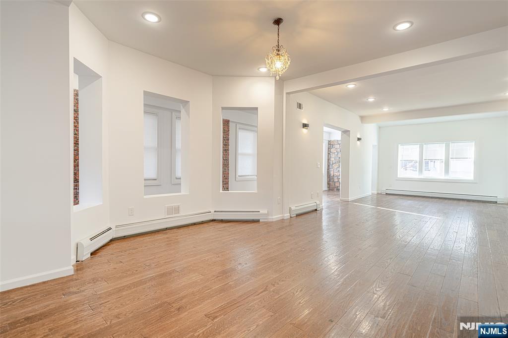 37 Myrtle Avenue Edgewater, NJ 07020 - Photo 6 of 28