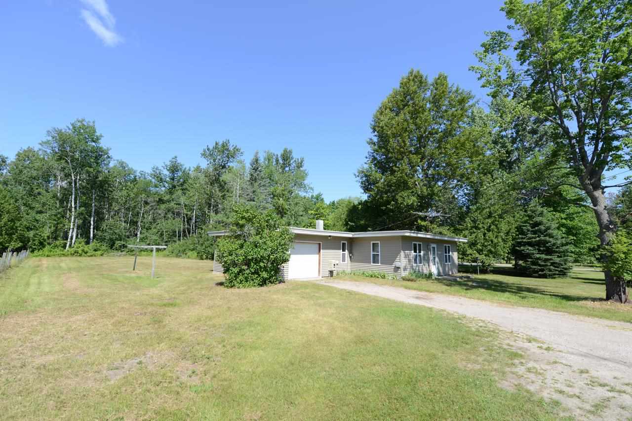 3031 North Three Mile Road Traverse City, MI 49686 - Photo 6 of 19 1788561-5.JPG
