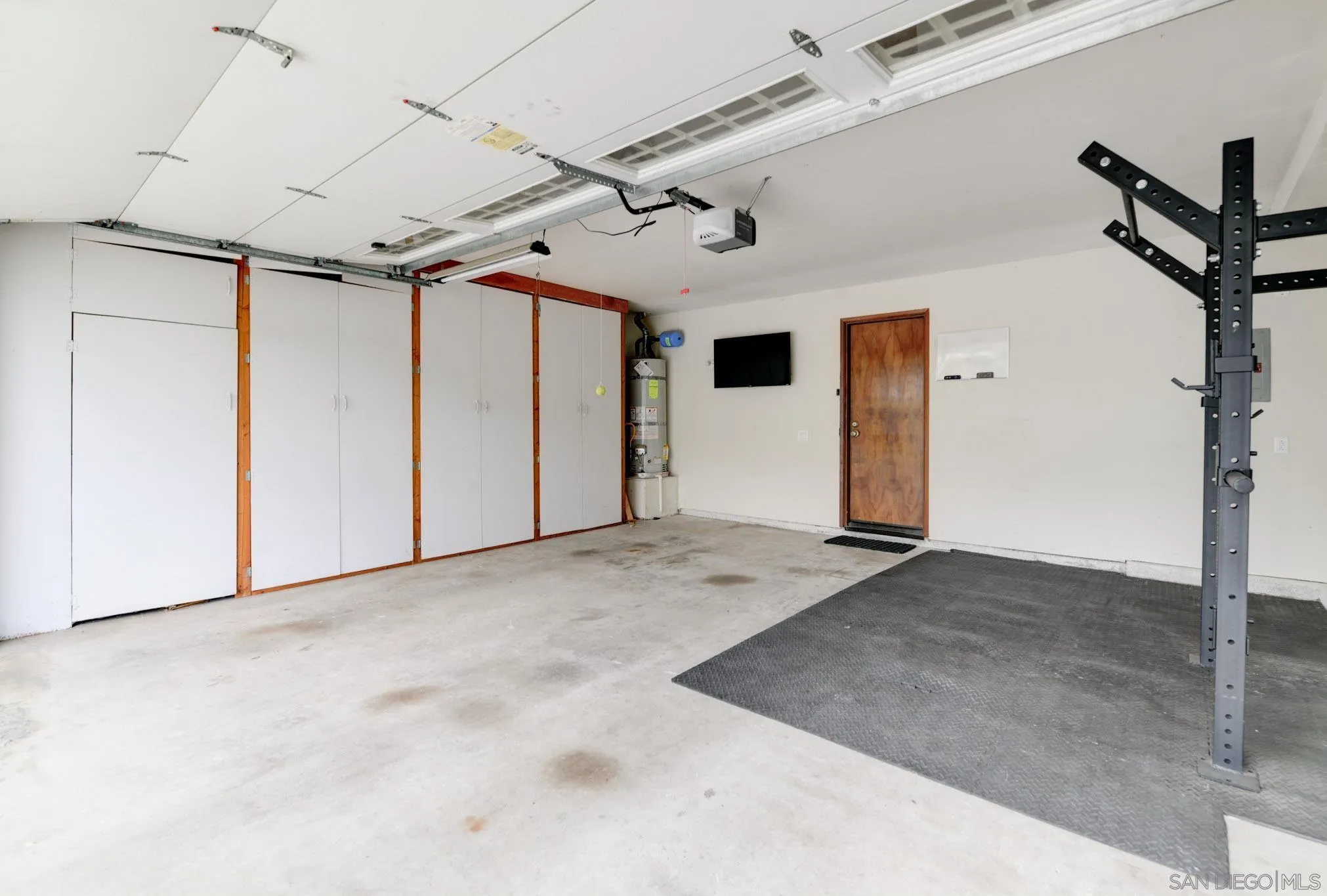 418 Summer View Circle Encinitas, CA 92024 - Photo 27 of 30 a view of a garage