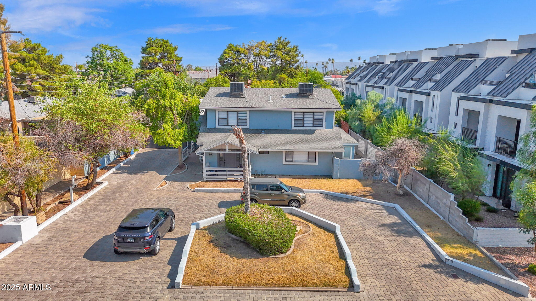 3217 East Flower Street Phoenix, AZ 85018 - Photo 8 of 60 1-web-or-mls-DJI_20250715160939_0116_D