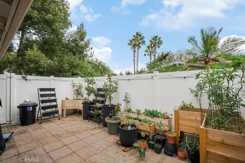 $440,000 | 1313 Vía Santiago, Unit A, Corona, CA 92882