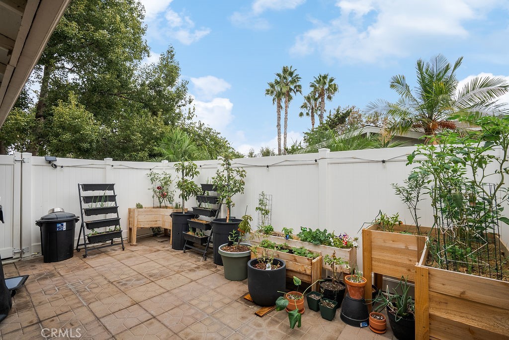 1313 Vía Santiago, Unit A Corona, CA 92882 - Photo 12 of 23