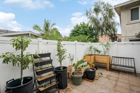 $440,000 | 1313 Vía Santiago, Unit A, Corona, CA 92882