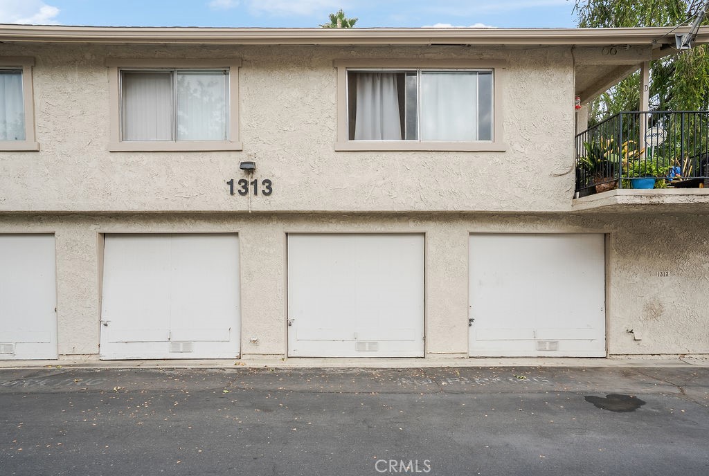 1313 Vía Santiago, Unit A Corona, CA 92882 - Photo 16 of 23