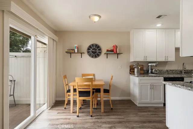 $440,000 | 1313 Vía Santiago, Unit A, Corona, CA 92882