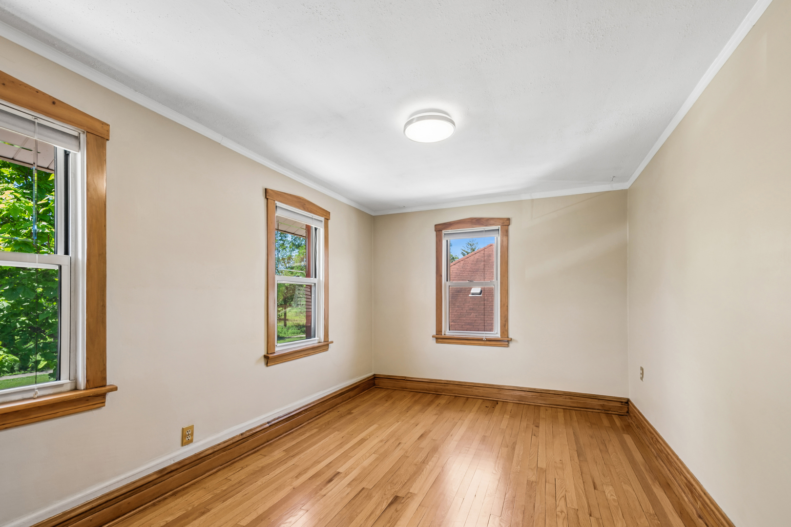 192 Waubansee Road Riverside, IL 60546 - Photo 13 of 31