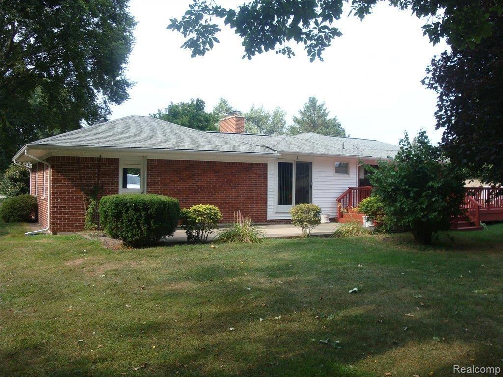 535 Sarsfield Drive Rochester, MI 48307 - Photo 3 of 15 Close to x ways, shops & schools