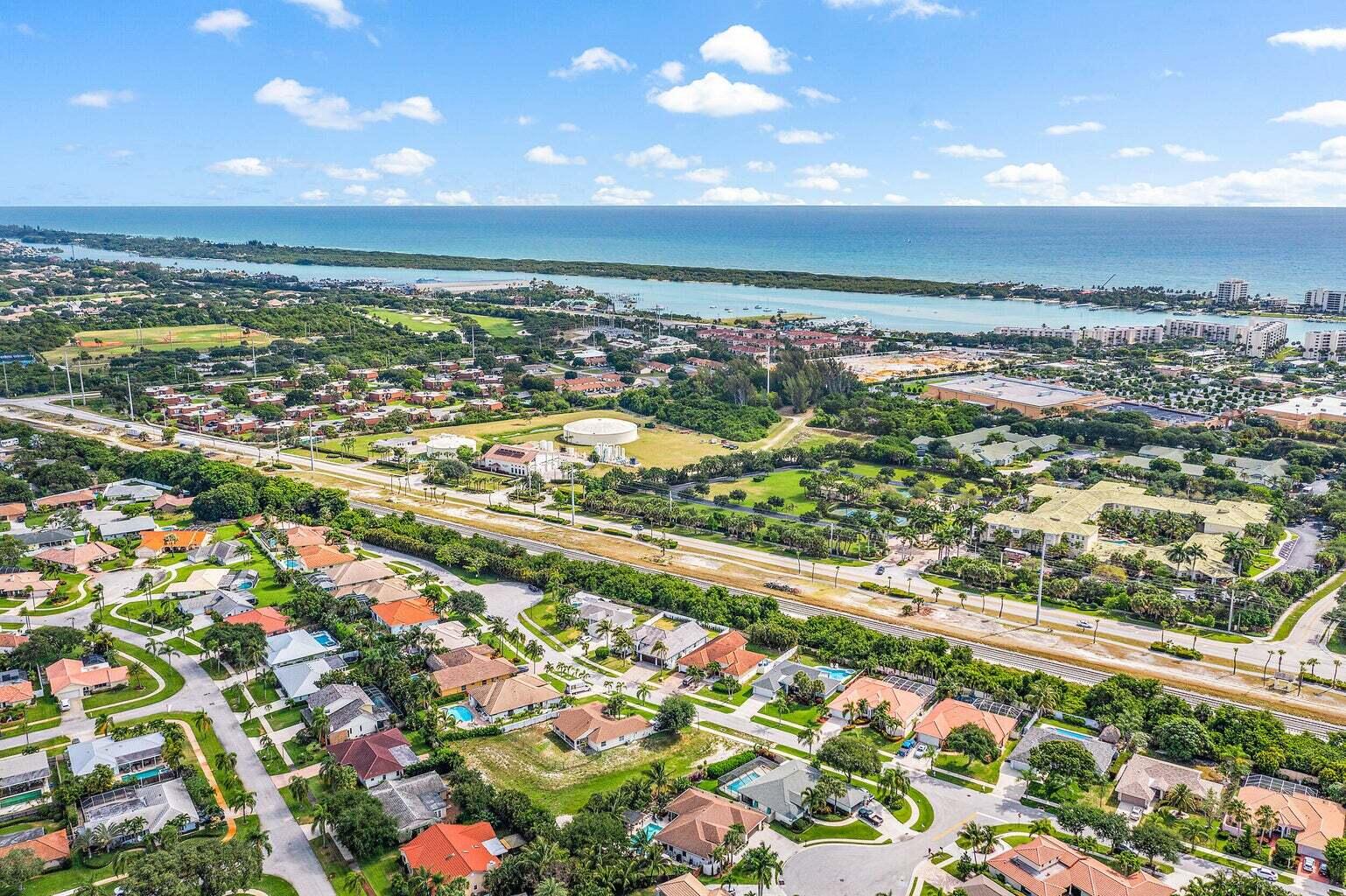 596 North Cypress Drive Tequesta, FL 33469 - Photo 28 of 28 a view of city and ocean