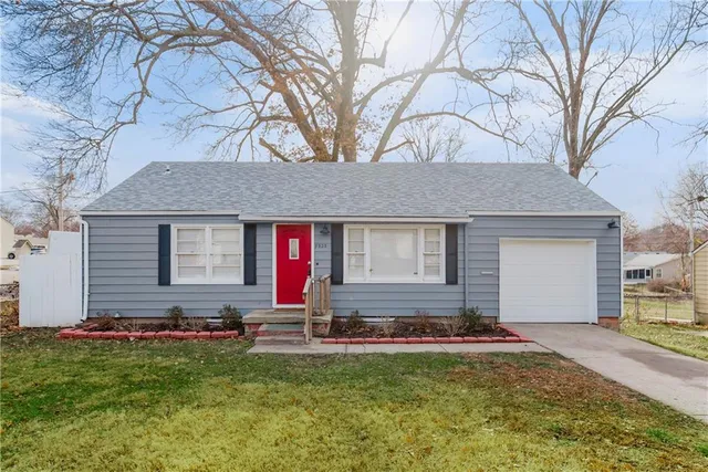 $299,950 | 7523 West 64th Terrace, Overland Park, KS 66202