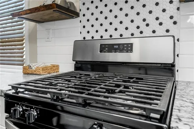 $299,950 | 7523 West 64th Terrace, Overland Park, KS 66202